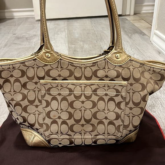 Coach shoulder purse - Picture 6 of 13